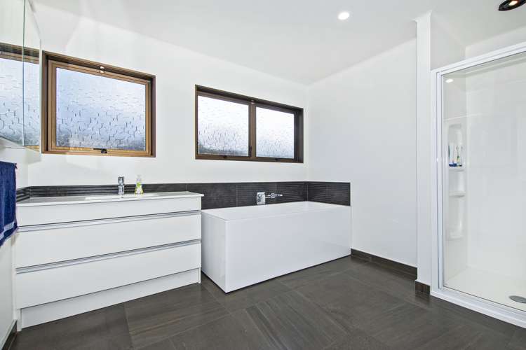 63 Fairway Drive Kamo_13