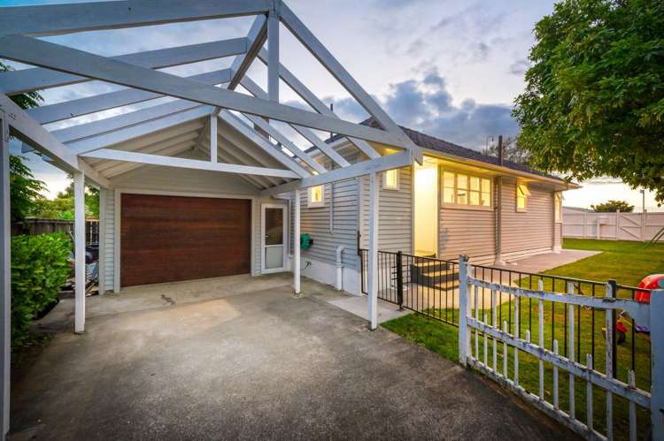 56 Golf Road New Lynn_18