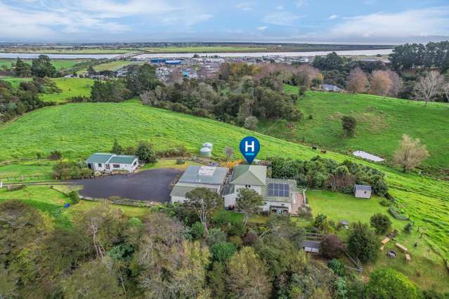 Much loved lifestyle block must sell