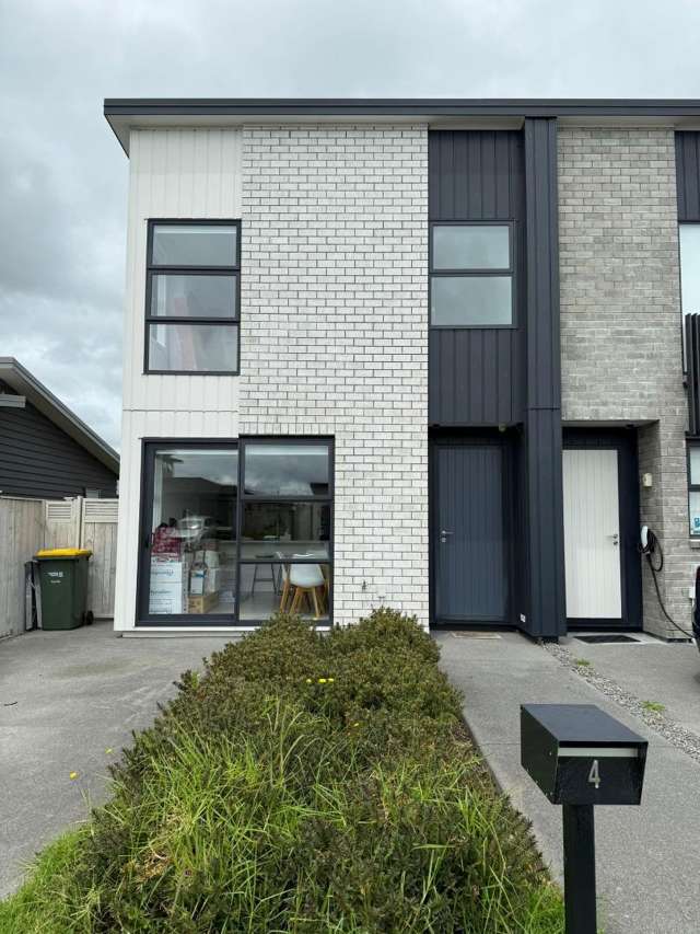 Waiata Shore  Modern 3 Bedroom Home