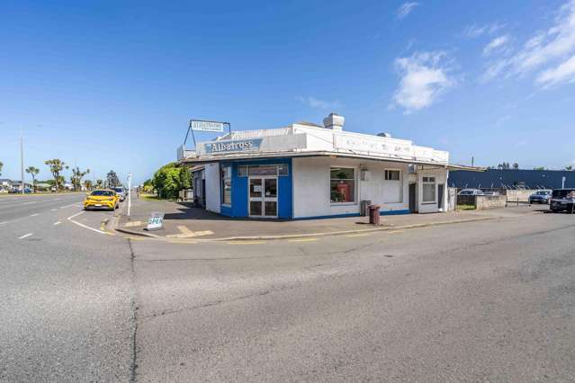 Step into Commercial Freehold Investment!