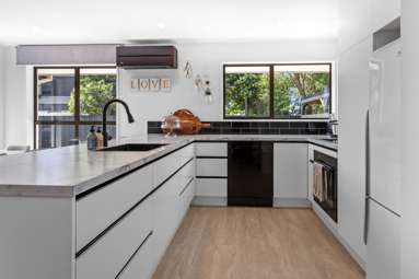 2/12 Camrose Place_3