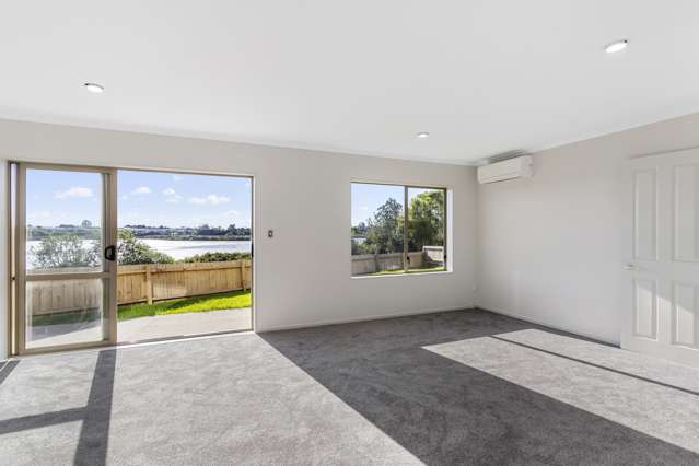 6 Brechin Place Wattle Downs_3