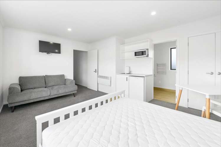 2/54B Cook Street 1074_6