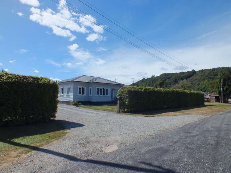 6 Ranft Street Reefton_22