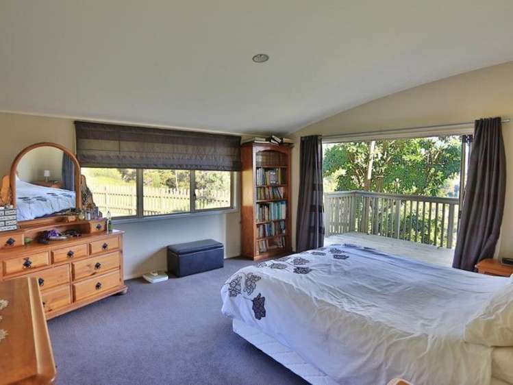 8 Governors Heights Whangamata_19