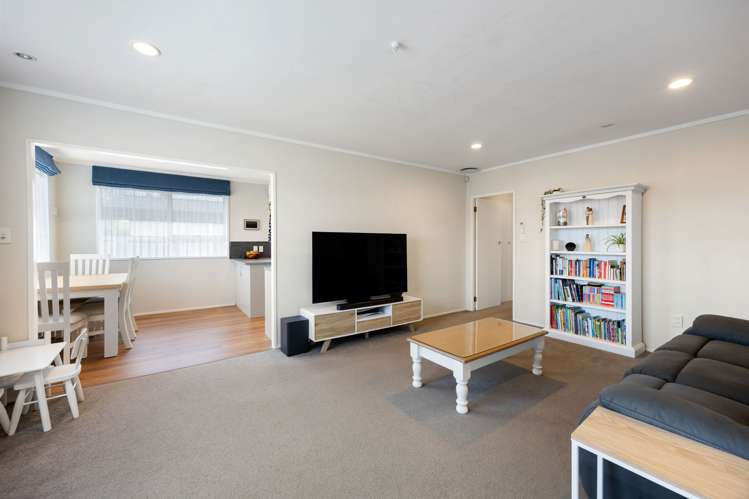 26 Dalton Crescent Dinsdale_2