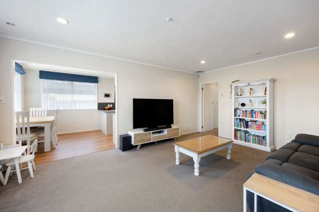 26 Dalton Crescent Dinsdale_2