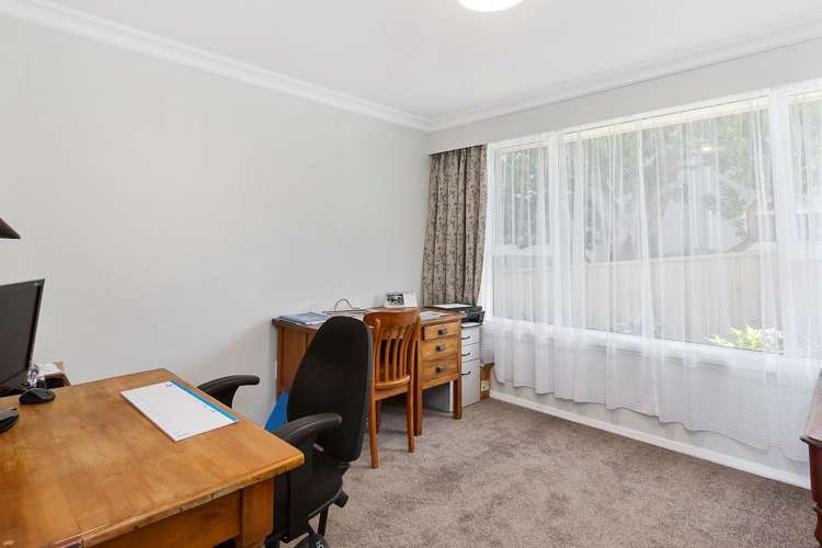 127 Easther Crescent Kew_11