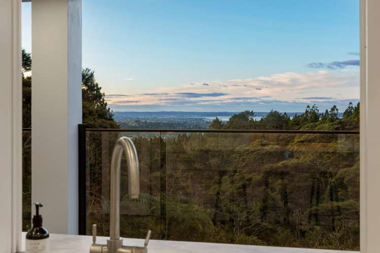 97 Scenic Drive Titirangi_9