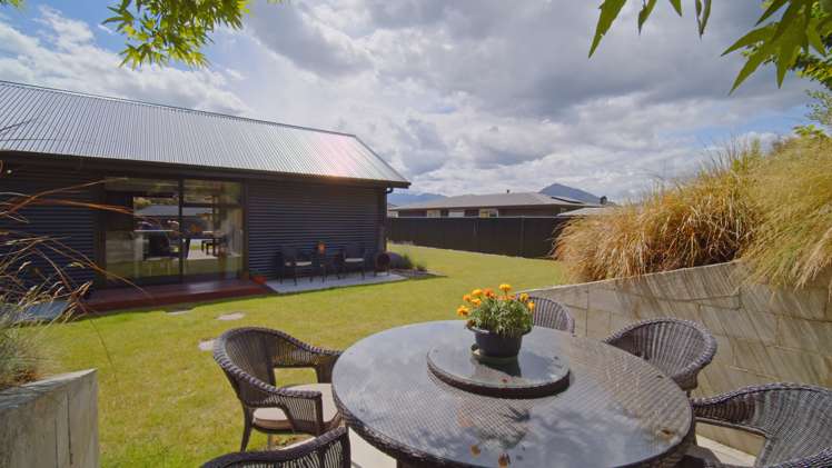 29 Kingfisher Crescent Albert Town_9