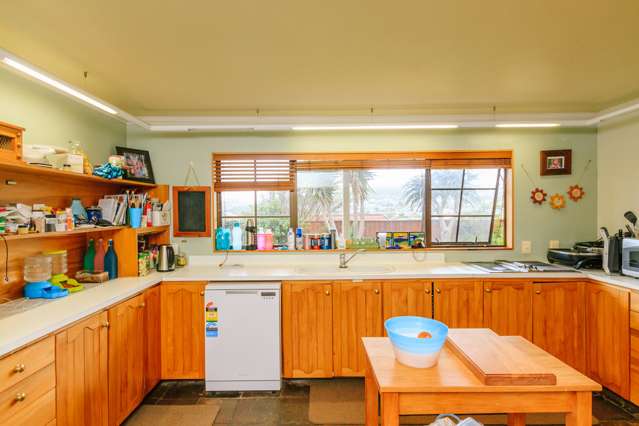 9 James Cook Drive Whitby_2