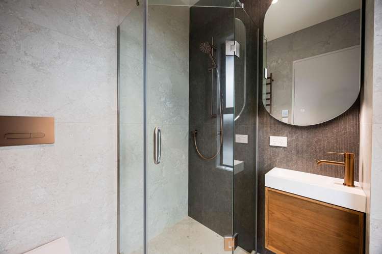 520B Beach Road Murrays Bay_10