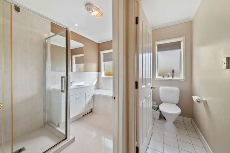 8 Derryveagh Lane Manurewa_17