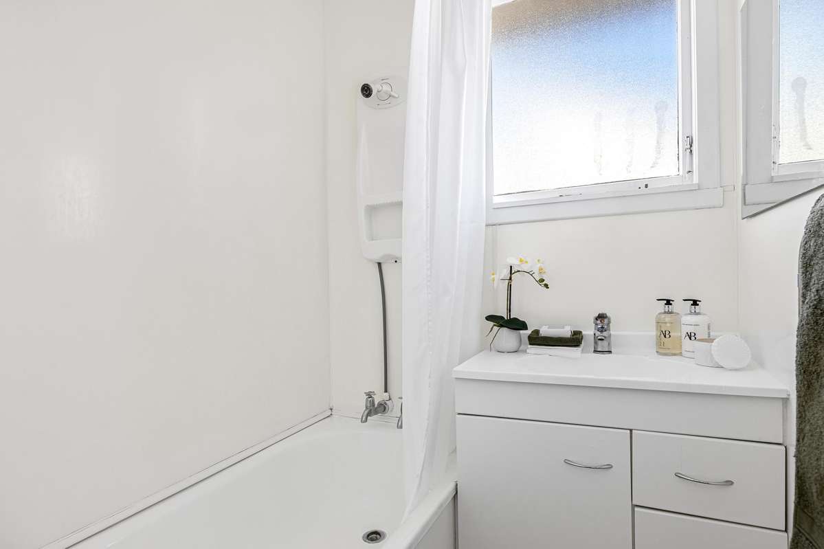 2/180 Lyttelton Street_4