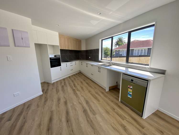 1/25 Vodanovich Road Te Atatu South_1