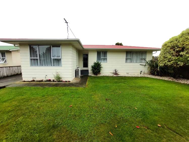 24 Mokau Place_0