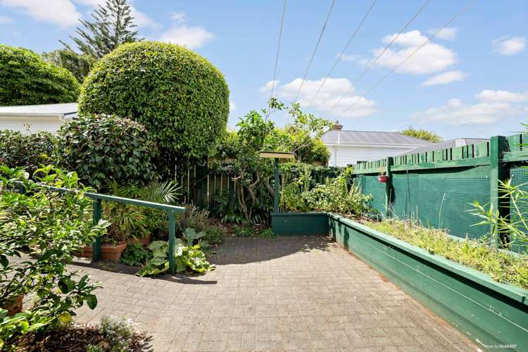 2/27 Vauxhall Road Devonport_11