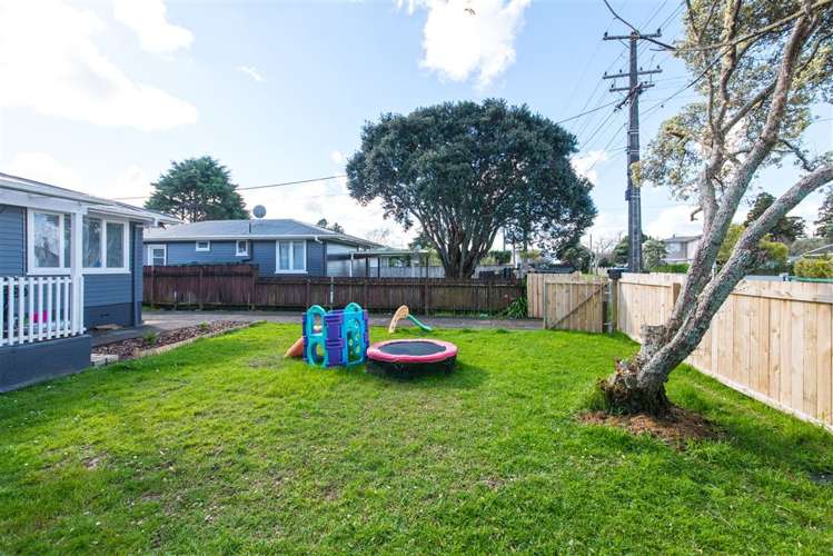 46 Cobham Crescent Kelston_2