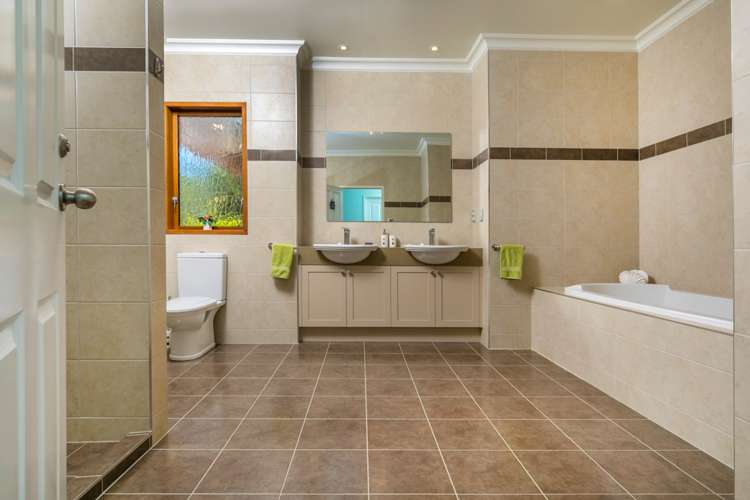 21b Kahia Lane Redvale_16