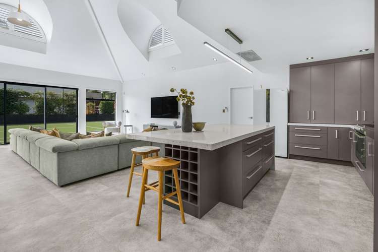 939 River Road Queenwood_13