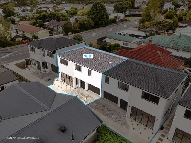 Luxury + garaging + 10 yr warranty