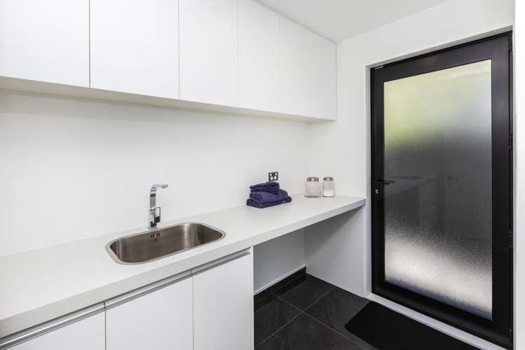 93 Edgeware Road Saint Albans_21