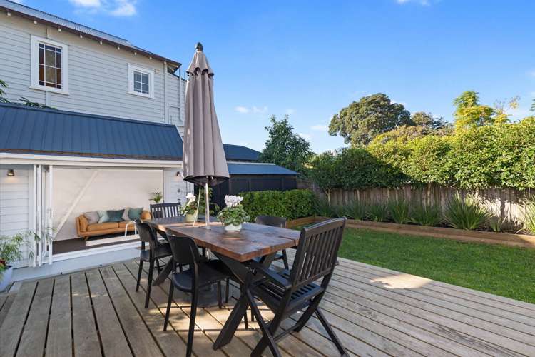 31 Queens Parade Devonport_16