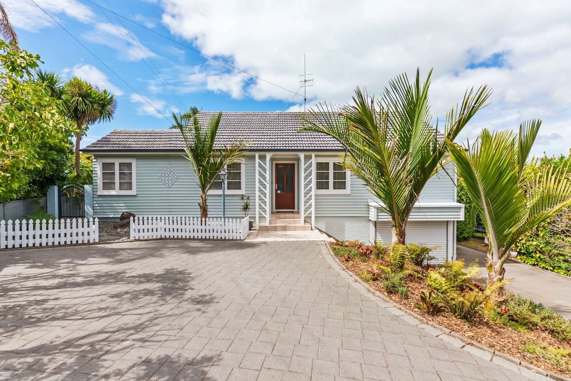 18 Beach Road Mellons Bay_0