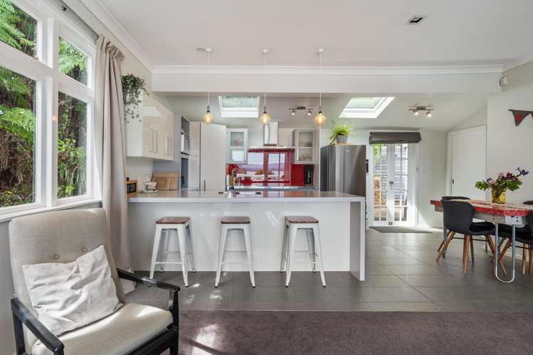 3 Mackenzie Road Eastbourne_10