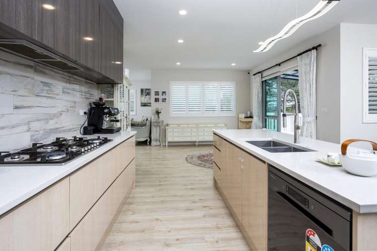 97A Sunrise Avenue Murrays Bay_8