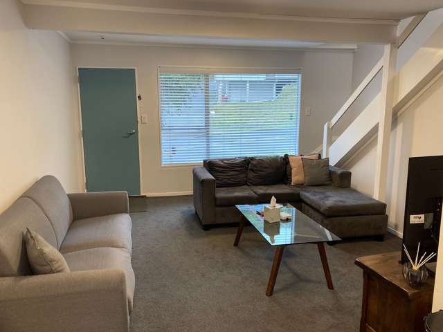 Sunny 2-Bedroom Home + Office in Harbour View
