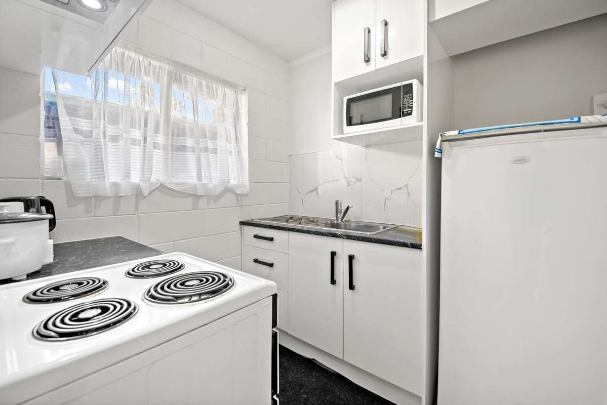 1-9/20 Atkinson Avenue_5