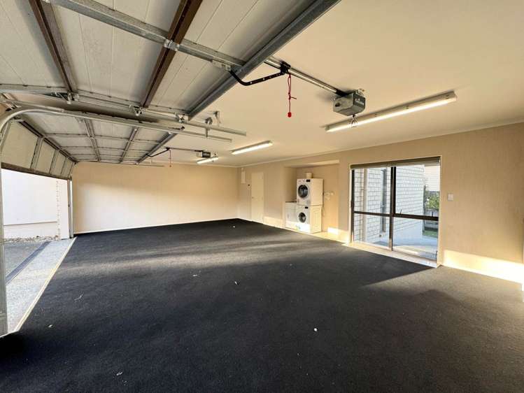 21 Chateau Rise Flat Bush_16