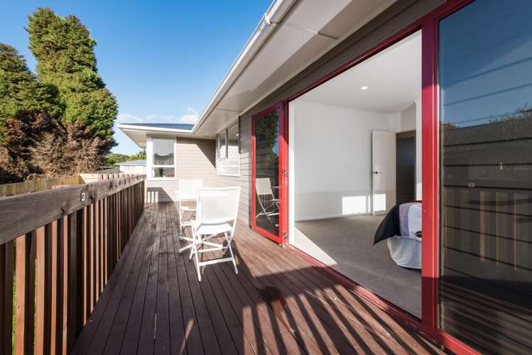 36 Riverpark Crescent Henderson_10