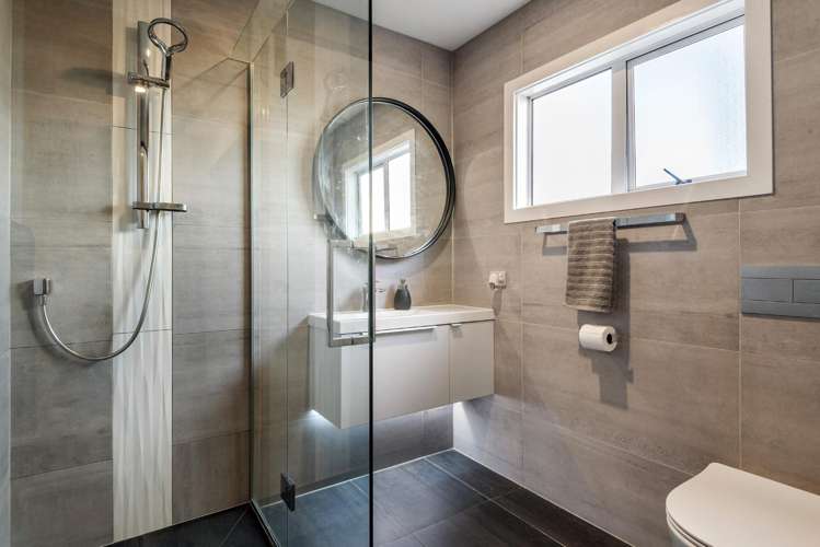 690 Ridge Road Riverhead_19