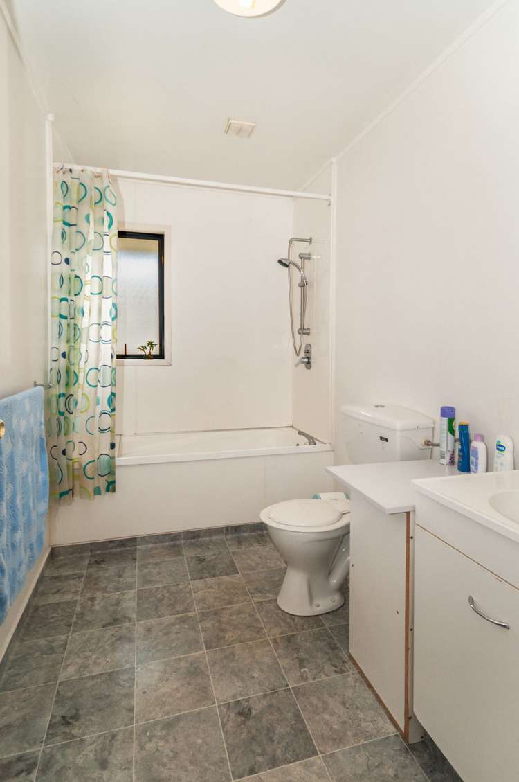 18 Walter Little Way Flat Bush_15