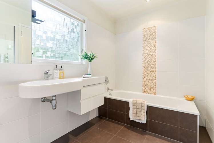 42 Oaktree Avenue Browns Bay_16