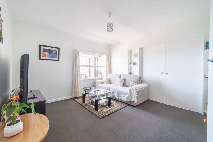 31 Maitland Avenue Stoke_17