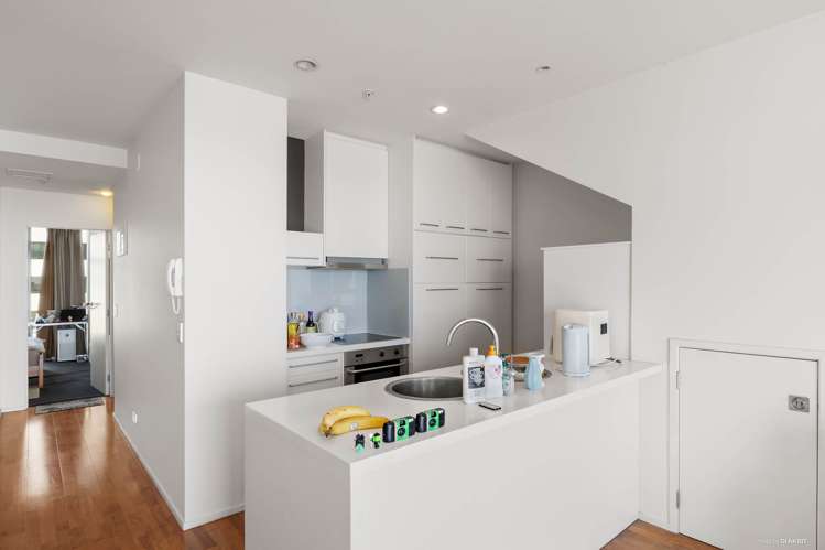 1106/2 Beach Road City Centre_6
