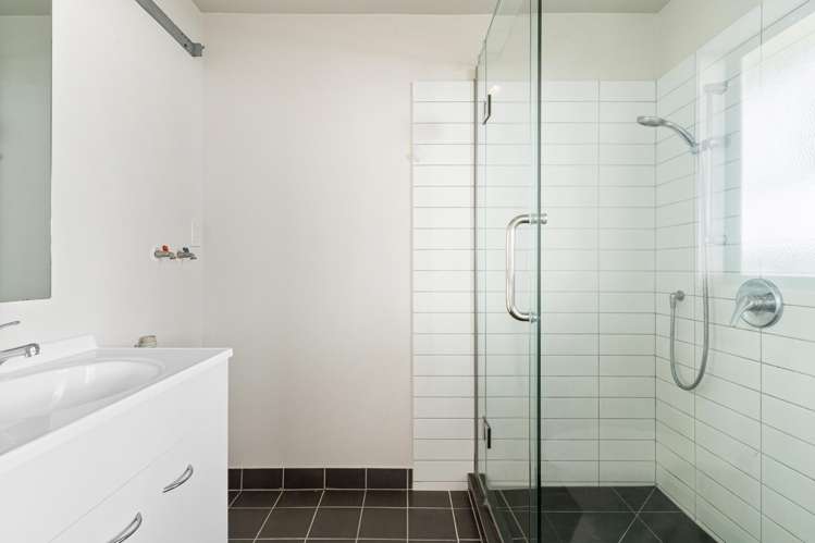 9/13 Laidlaw Way East Tamaki_10