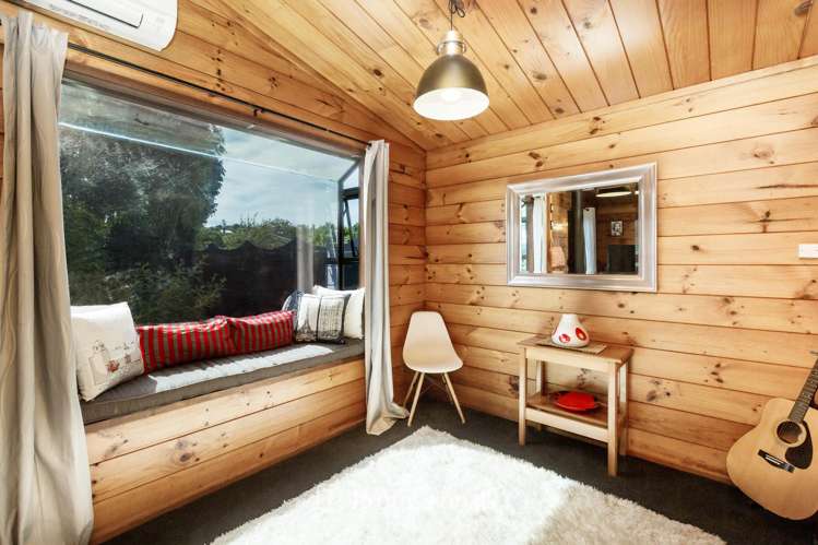 23b Roband Crescent Brown Owl_5