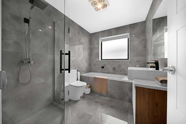 18 Horsefield Drive Flat Bush_23