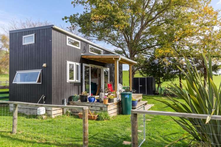 Tiny Home, Longbush Road_0