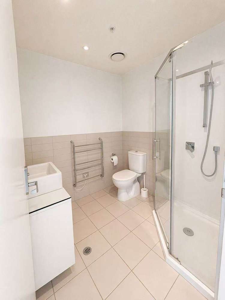 1304/30 Beach Road City Centre_9