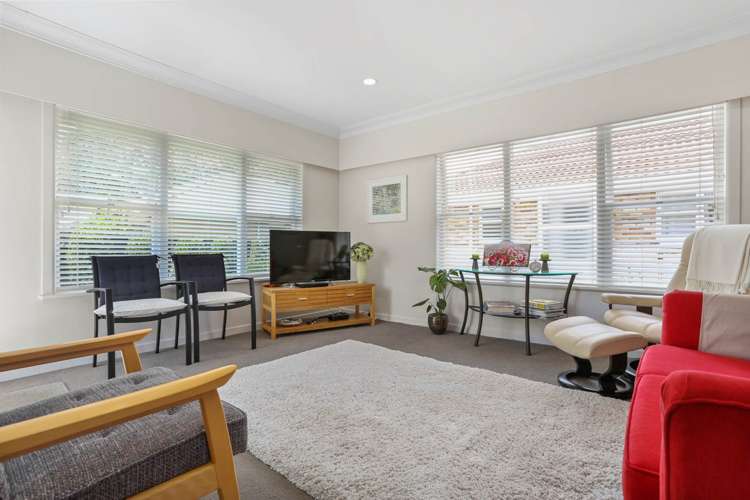 2/50 Turama Road Royal Oak_5