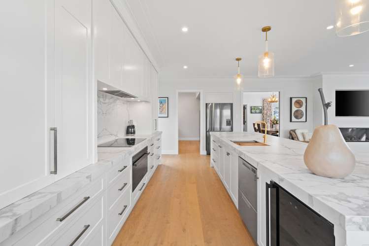 6 Cooper Avenue Holdens Bay_9