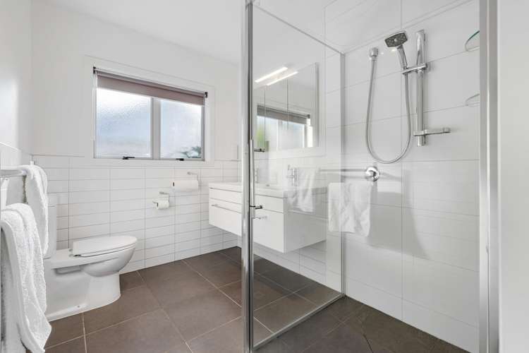 2 Lamia Grove Papamoa_4