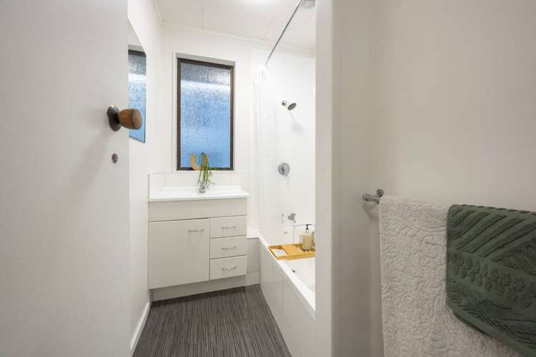 1/112 Colwill Road Massey_11