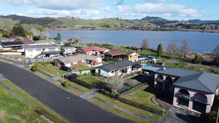 11 Lake View Terrace Huntly_16